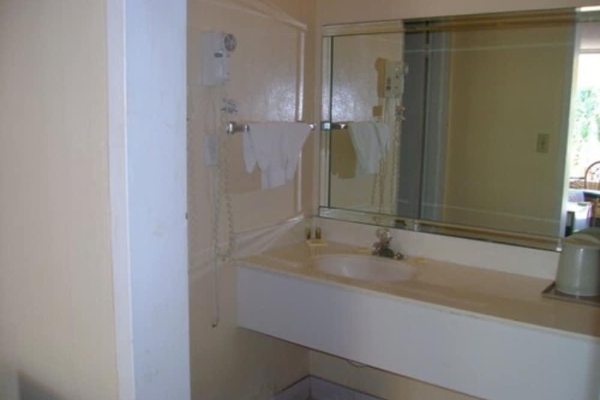 Royal Islander Hotel (Freeport)